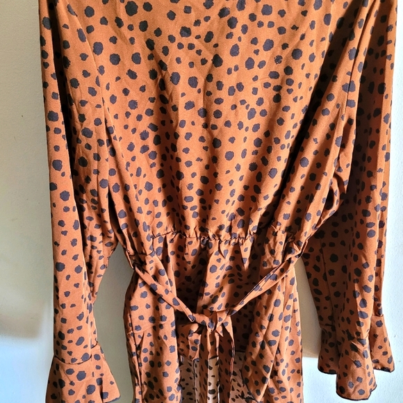 Plus Size Dalmatian Print Flounce Sleeve High Low Belted Blouse - Picture 2 of 8